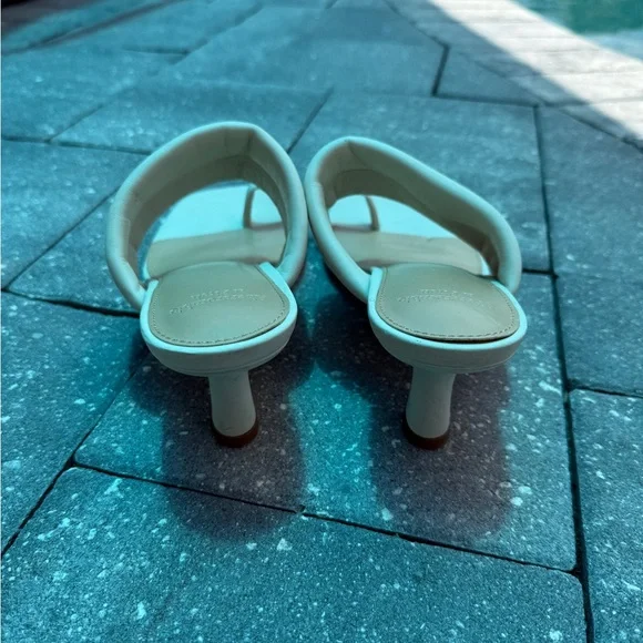 A&F CREAM SANDALS - Picture 5 of 5